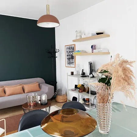 The L - City Living With Rooftop Terrace Apartment
